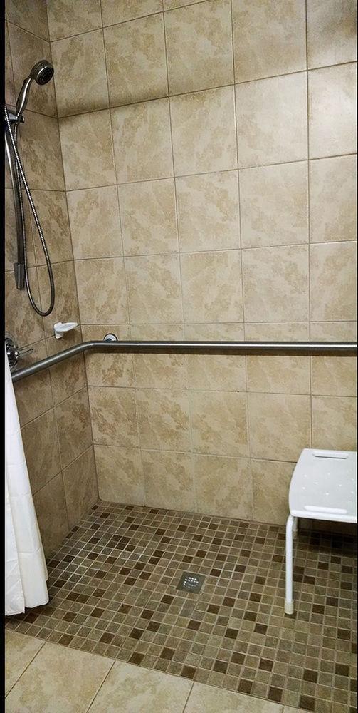 Plaza Inn & Suites Хейгерстаун Екстериор снимка