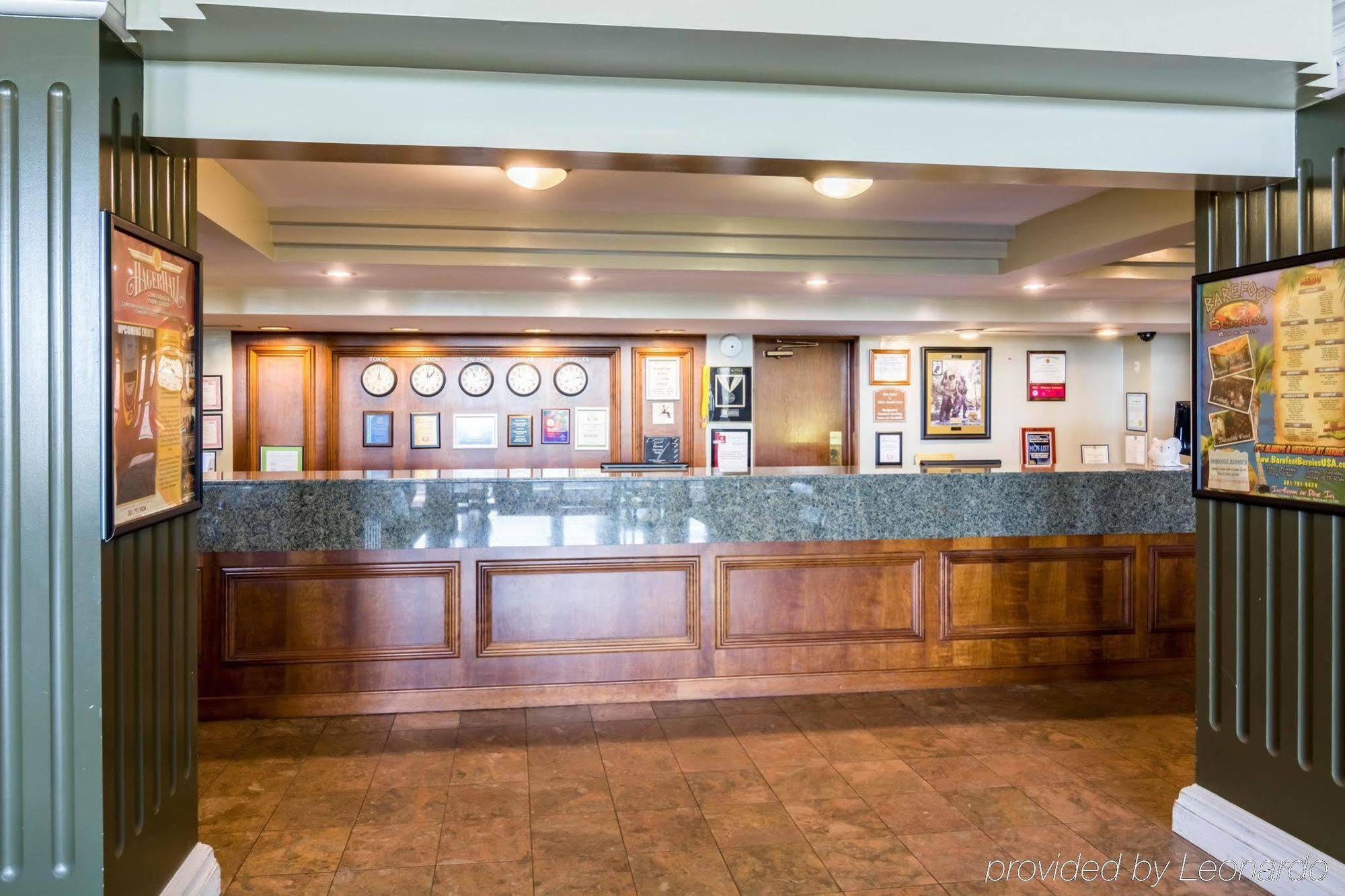 Plaza Inn & Suites Хейгерстаун Екстериор снимка