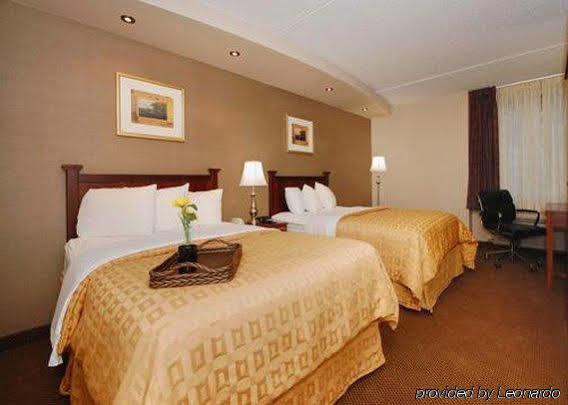 Plaza Inn & Suites Хейгерстаун Екстериор снимка