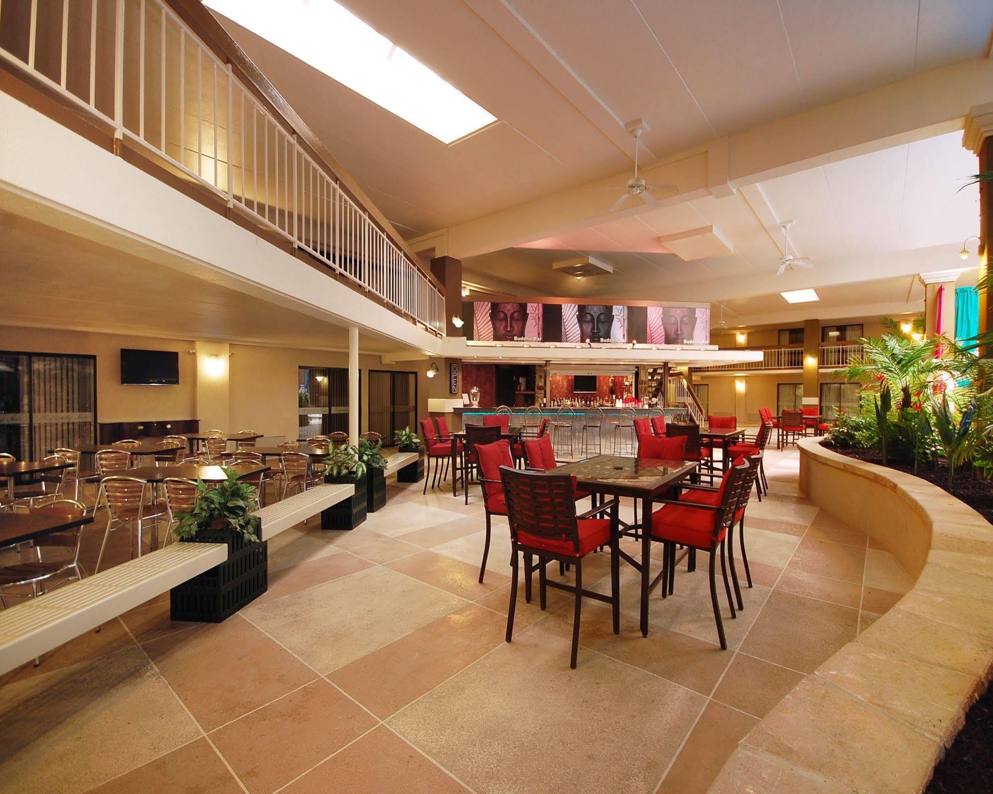 Plaza Inn & Suites Хейгерстаун Екстериор снимка
